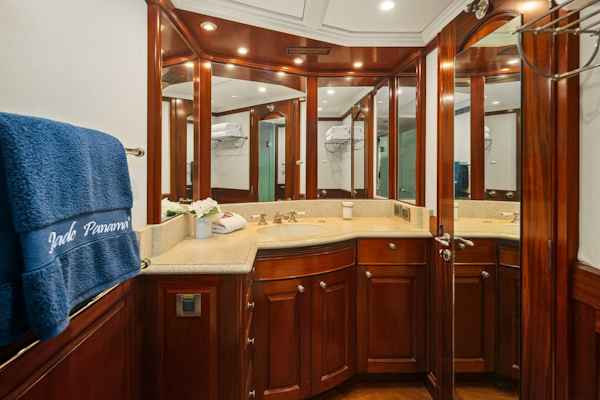 Rayburn Custom Yachts-Flush Deck 2001-JADE PANAMA Bellevue-Washington-United States-Primary Stateroom Ensuite-5685725