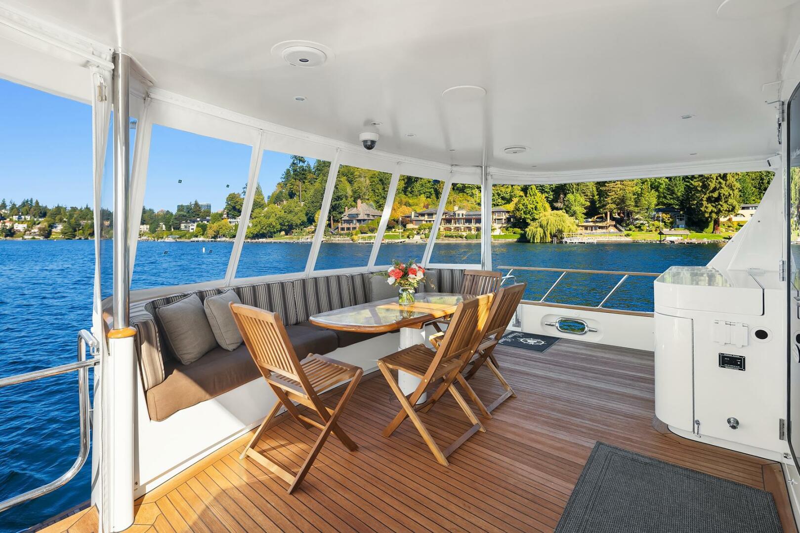 Rayburn Custom Yachts-Flush Deck 2001-JADE PANAMA Bellevue-Washington-United States-Aft Deck-5692326 | Thumbnail