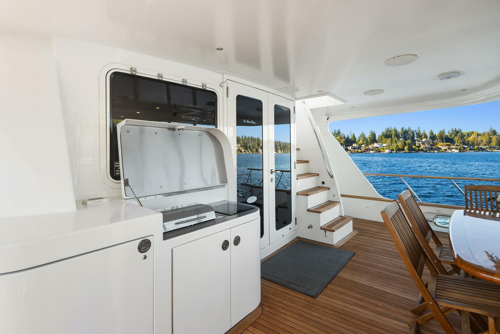 Rayburn Custom Yachts-Flush Deck 2001-JADE PANAMA Bellevue-Washington-United States-Aft Deck-5685737 | Thumbnail