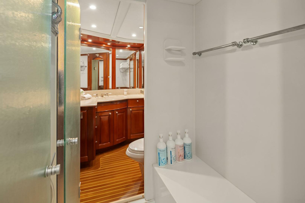 Rayburn Custom Yachts-Flush Deck 2001-JADE PANAMA Bellevue-Washington-United States-Primary Stateroom Ensuite-5692313