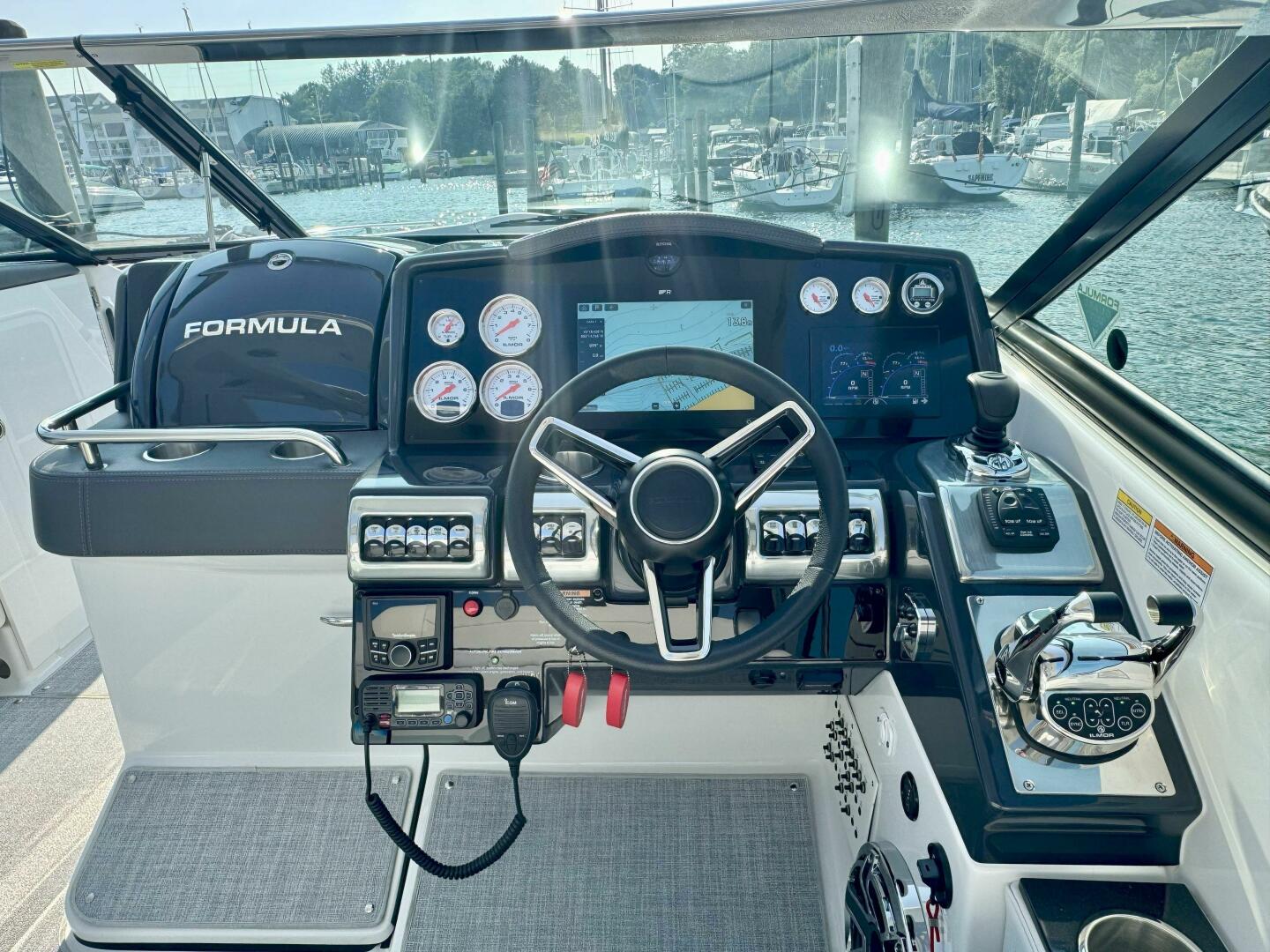 Formula-350 Crossover Bowrider 2024 -Charlevoix-Michigan-United States-5550303 | Thumbnail
