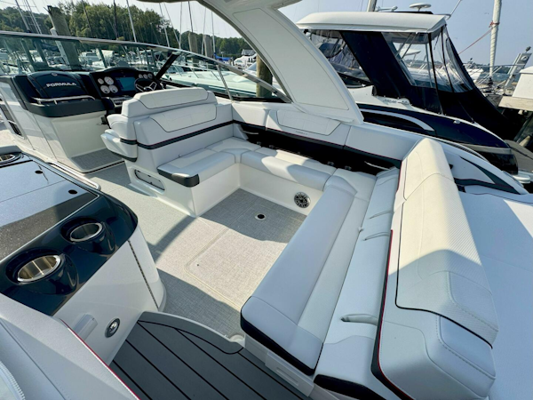 Formula-350 Crossover Bowrider 2024 -Charlevoix-Michigan-United States-5550301