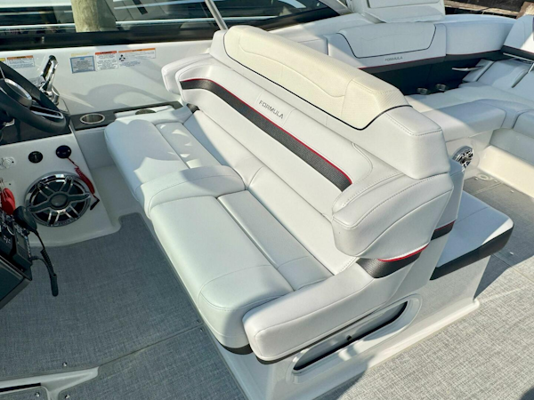 Formula-350 Crossover Bowrider 2024 -Charlevoix-Michigan-United States-5550329