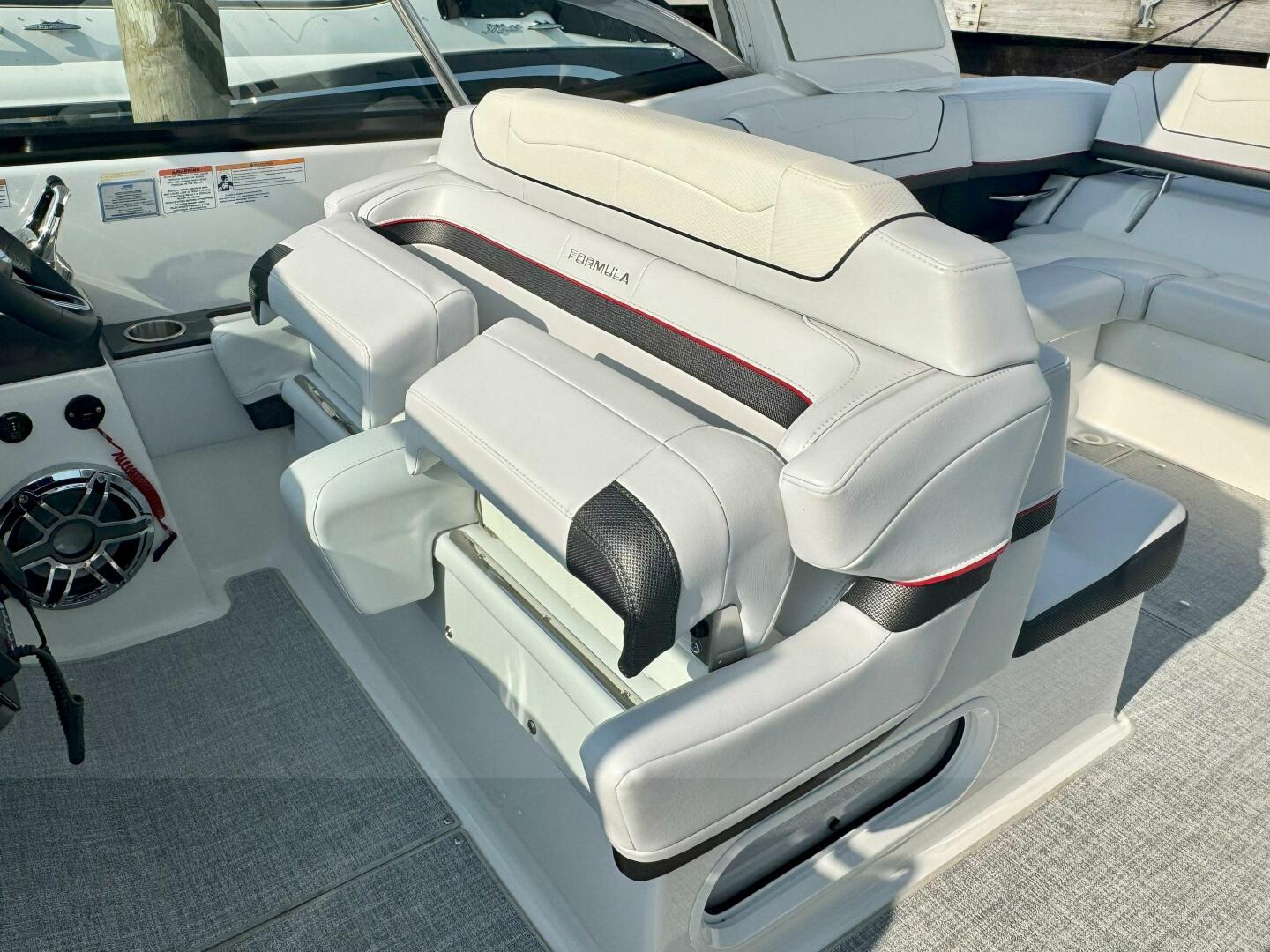Formula-350 Crossover Bowrider 2024 -Charlevoix-Michigan-United States-5550330 | Thumbnail