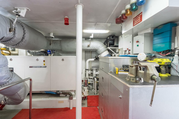 Delta Marine-Tri-Deck 2001-Ruffian Boston-Massachusetts-United States-5946243