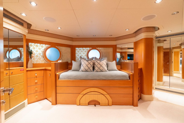 Delta Marine-Tri-Deck 2001-Ruffian Boston-Massachusetts-United States-5946217
