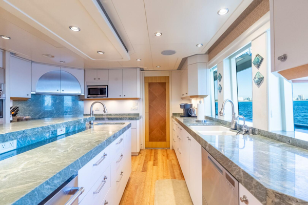 Delta Marine-Tri-Deck 2001-Ruffian Boston-Massachusetts-United States-5946204