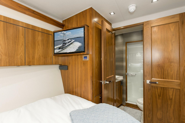 Viking-92 Enclosed Bridge 2016-Touché Orange Beach-Alabama-United States-2016 92 Viking Enclosed Bridge Touche Port Stateroom (3)-5551748