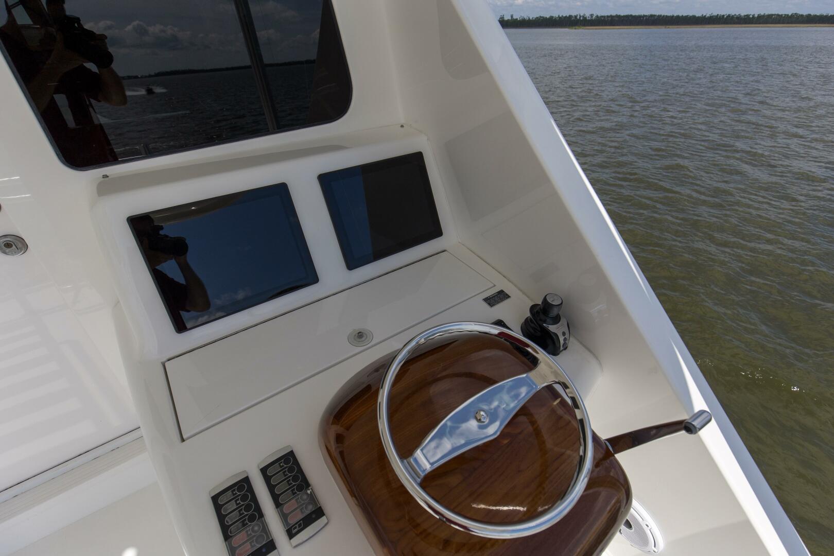 Viking-92 Enclosed Bridge 2016-Touché Orange Beach-Alabama-United States-2016 92 Viking Enclosed Bridge Touche Bridge Deck (2)-5551802 | Thumbnail