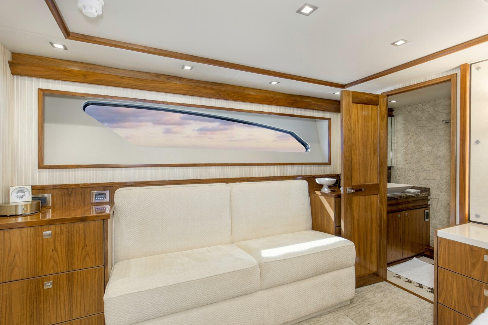 Viking-92 Enclosed Bridge 2016-Touché Orange Beach-Alabama-United States-2016 92 Viking Enclosed Bridge Touche Master Stateroom  (4)-5551731 | Thumbnail