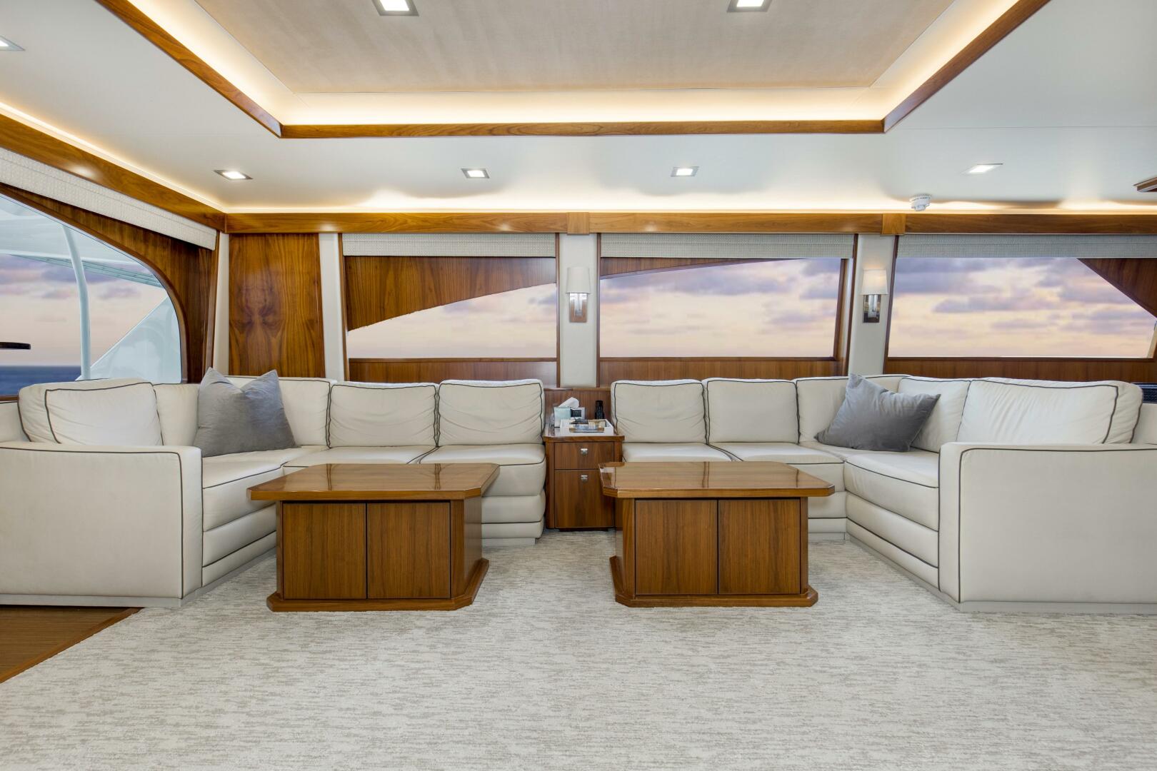 Viking-92 Enclosed Bridge 2016-Touché Orange Beach-Alabama-United States-2016 92 Viking Enclosed Bridge Touche Salon (3)-5551625 | Thumbnail