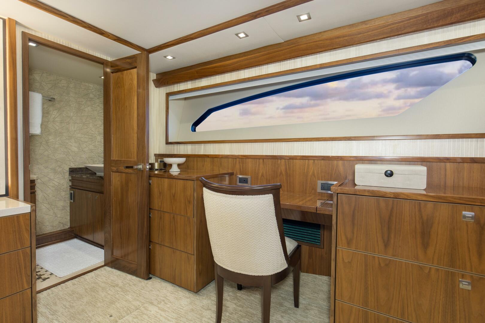 Viking-92 Enclosed Bridge 2016-Touché Orange Beach-Alabama-United States-2016 92 Viking Enclosed Bridge Touche Master Stateroom  (6)-5551733 | Thumbnail