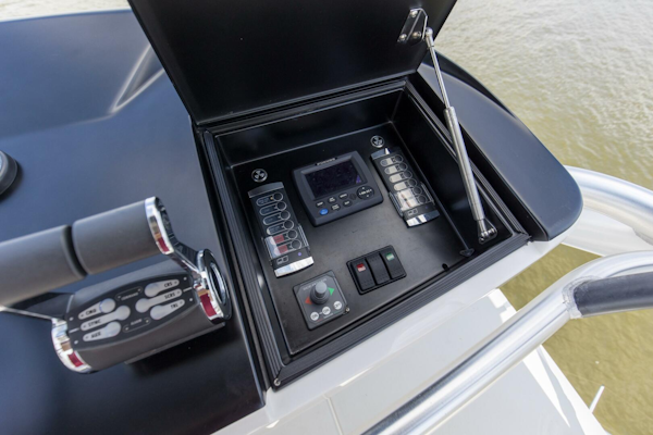 Viking-92 Enclosed Bridge 2016-Touché Orange Beach-Alabama-United States-2016 92 Viking Enclosed Bridge Touche Bridge Tower (1)-5551806