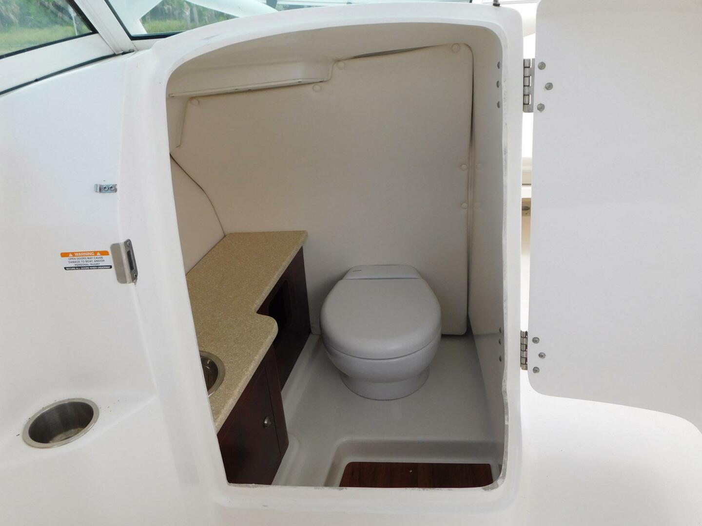 Robalo-R247 Dual Console 2016 -Ft. Pierce-Florida-United States-5556732 | Thumbnail