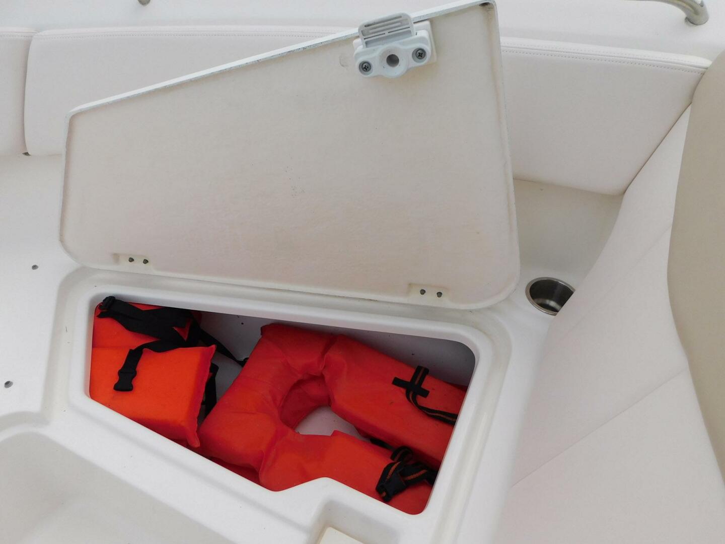 Robalo-R247 Dual Console 2016 -Ft. Pierce-Florida-United States-5556730 | Thumbnail
