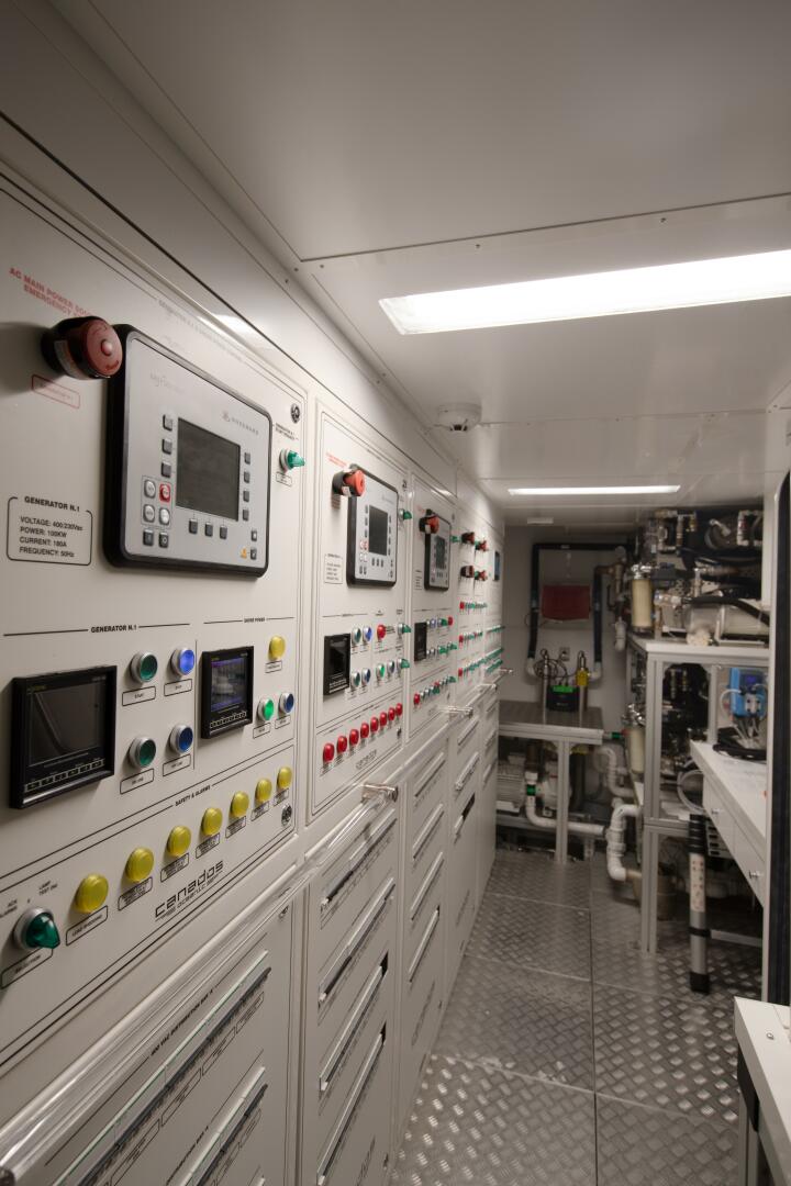 Canados-Expedition Yacht 2023-OCEANIC 143 West Palm Beach-Florida-United States-Control Room-5593230 | Thumbnail