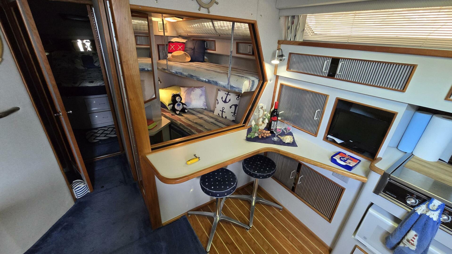 Sea Ray-390 Express Cruiser 1988 -Frankenmuth-Michigan-United States-5559586 | Thumbnail