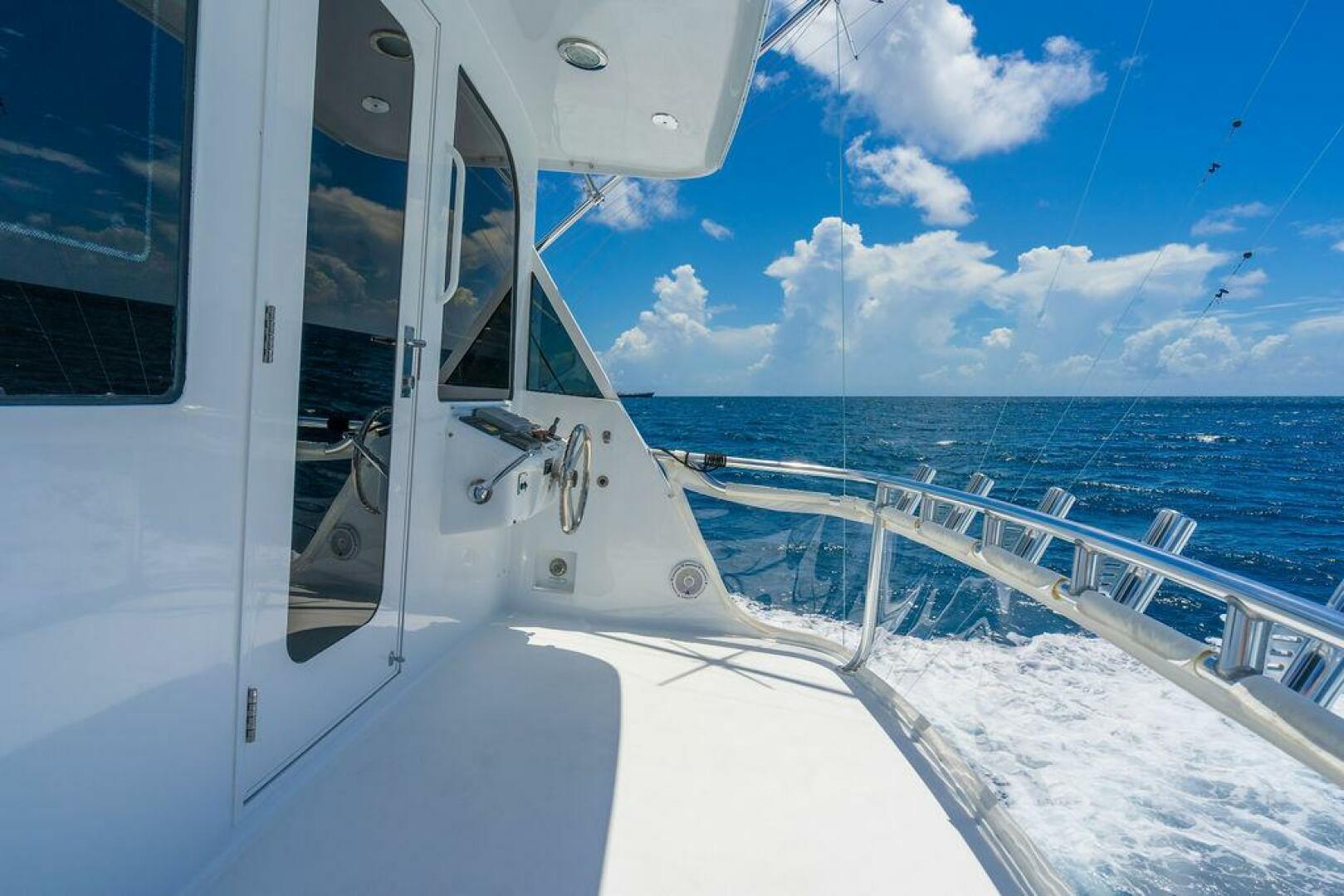 Hatteras-Enclosed Bridge 2005-Royal Reelin Fort Lauderdale-Florida-United States-5559564 | Thumbnail