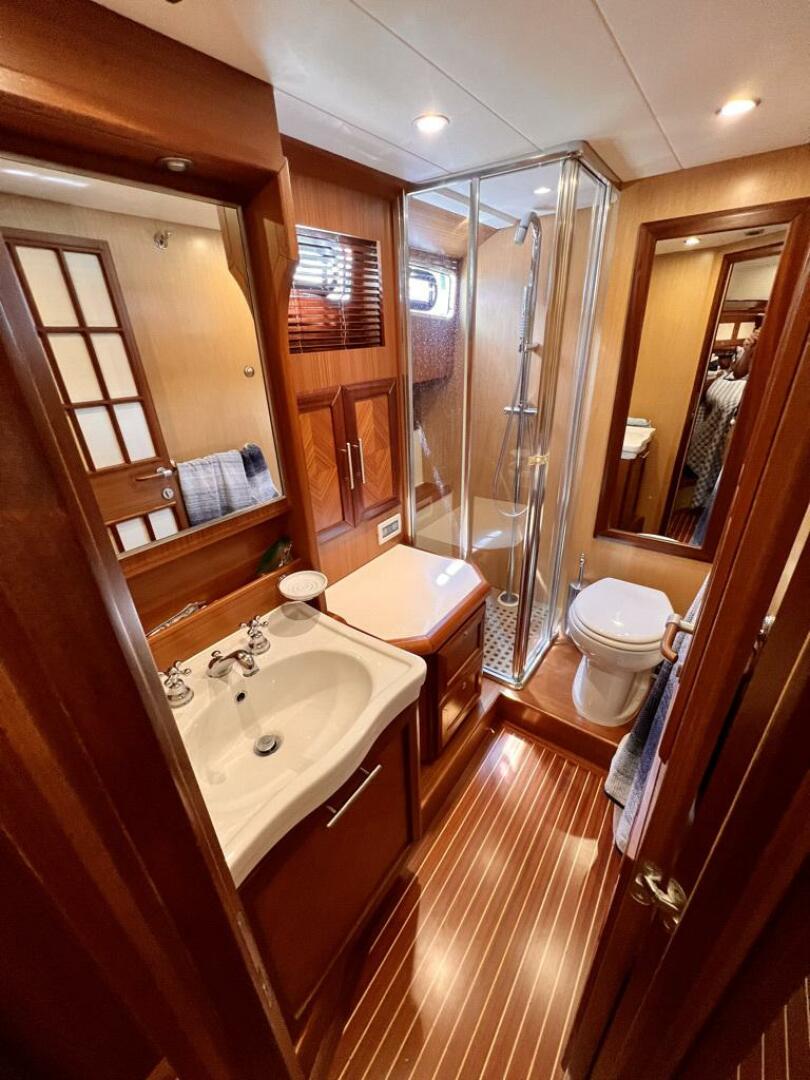 Mochi Craft-Dolphin 2006 -Dighton-Massachusetts-United States-5568994 | Thumbnail