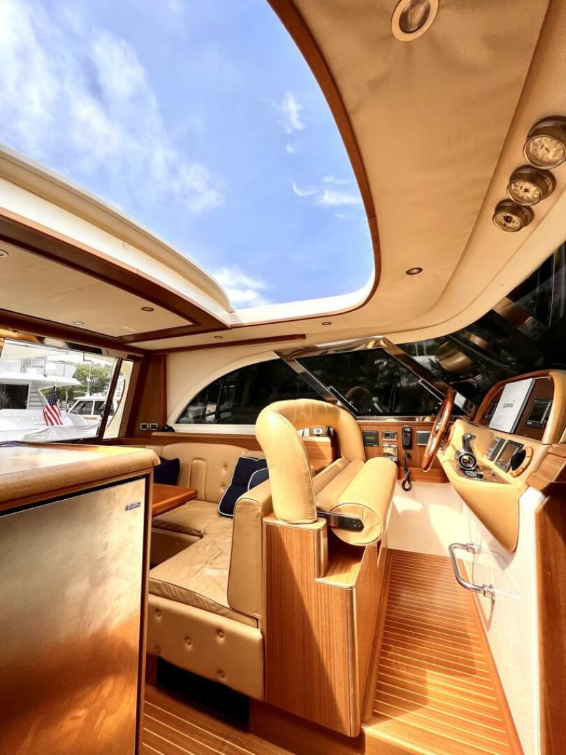 Mochi Craft-Dolphin 2006 -Dighton-Massachusetts-United States-5568993 | Thumbnail