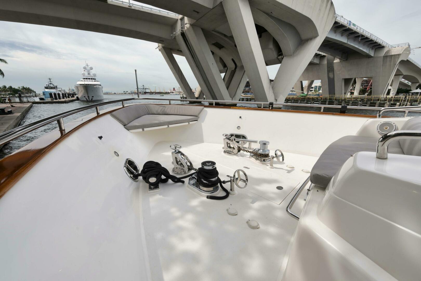 Horizon-P110 Tri-Deck 2012-IN THE ZONE Jupiter-Florida-United States-BOW -5576025 | Thumbnail