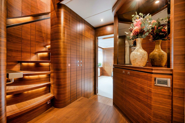 Horizon-P110 Tri-Deck 2012-IN THE ZONE Jupiter-Florida-United States-LOWER GUEST FOYER -5576004