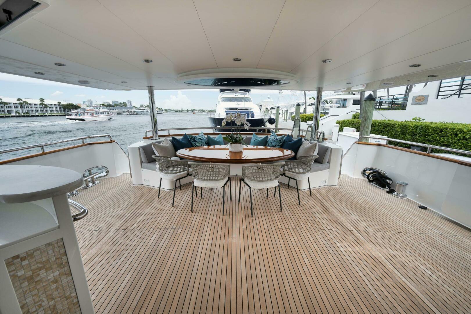 Horizon-P110 Tri-Deck 2012-IN THE ZONE Jupiter-Florida-United States-AFT DECK -5575991 | Thumbnail