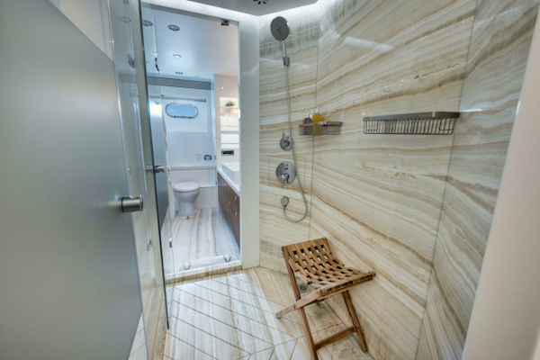 Horizon-P110 Tri-Deck 2012-IN THE ZONE Jupiter-Florida-United States-MASTER ENSUITE -5576008