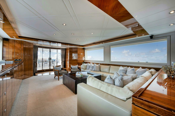 Horizon-P110 Tri-Deck 2012-IN THE ZONE Jupiter-Florida-United States-MAIN SALON-5575993