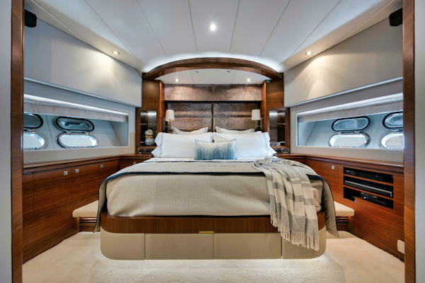Horizon-P110 Tri-Deck 2012-IN THE ZONE Jupiter-Florida-United States-VIP STATEROOM -5576010