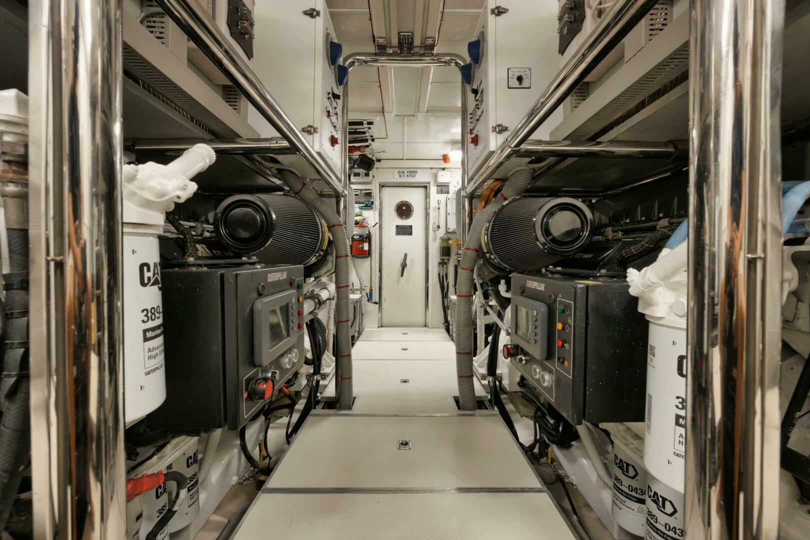 Horizon-P110 Tri-Deck 2012-IN THE ZONE Jupiter-Florida-United States-ENGINE ROOM-5576031 | Thumbnail