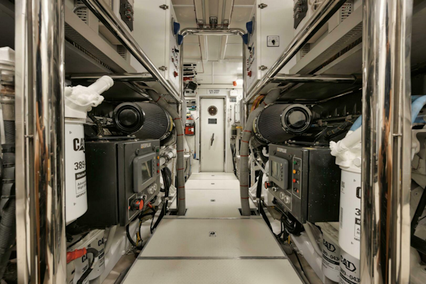 Horizon-P110 Tri-Deck 2012-IN THE ZONE Jupiter-Florida-United States-ENGINE ROOM-5576031