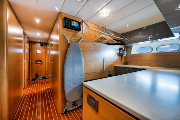 Horizon-P110 Tri-Deck 2012-IN THE ZONE Jupiter-Florida-United States-CREW MESS-5576027