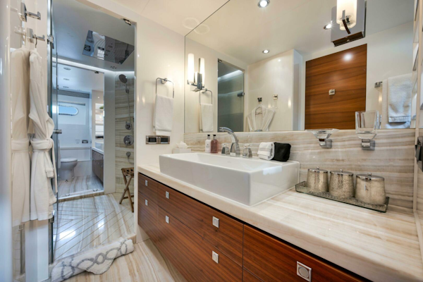 Horizon-P110 Tri-Deck 2012-IN THE ZONE Jupiter-Florida-United States-MASTER ENSUITE -5576007