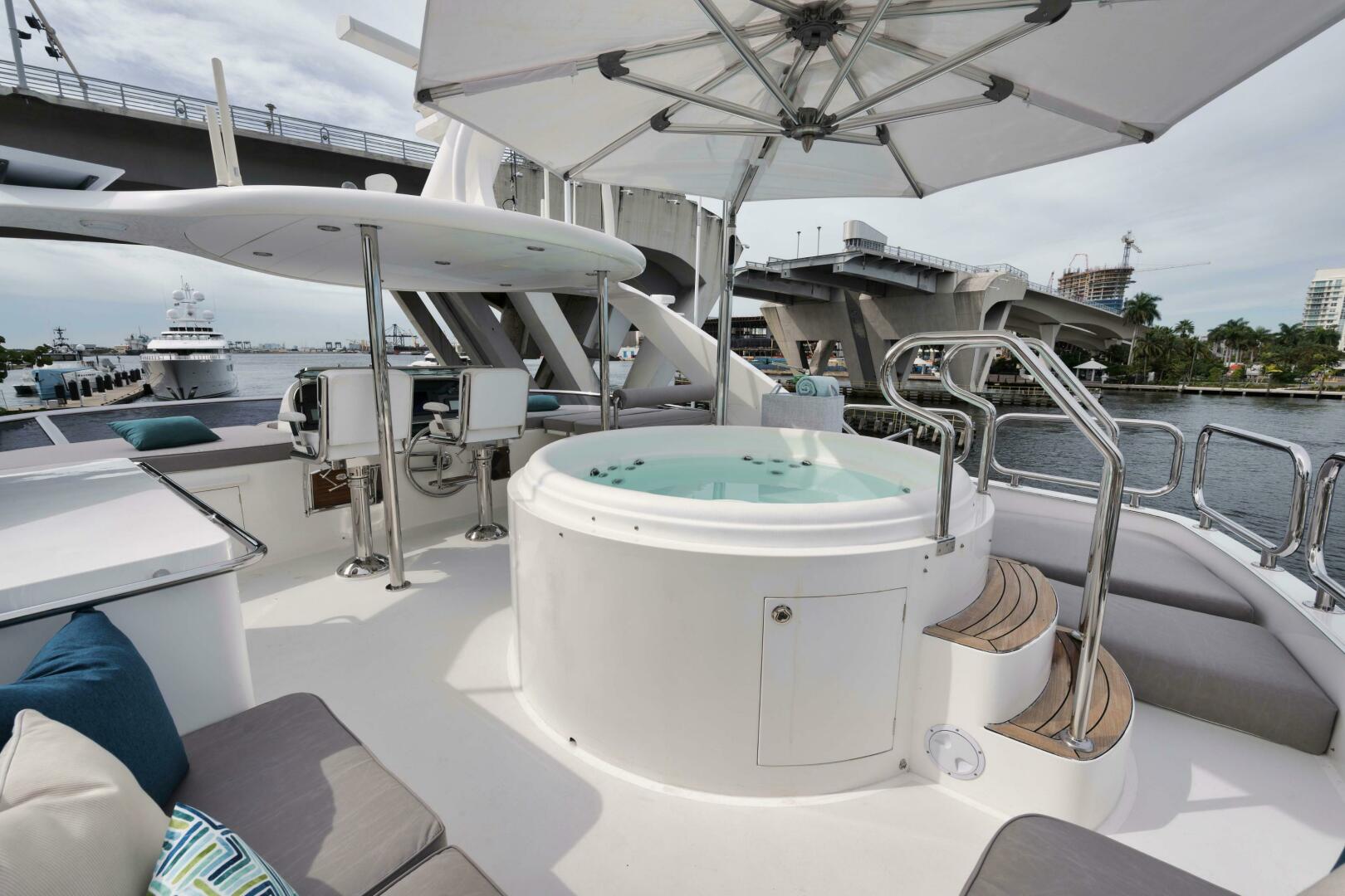 Horizon-P110 Tri-Deck 2012-IN THE ZONE Jupiter-Florida-United States-SUN DECK HOT TUB -5576023 | Thumbnail