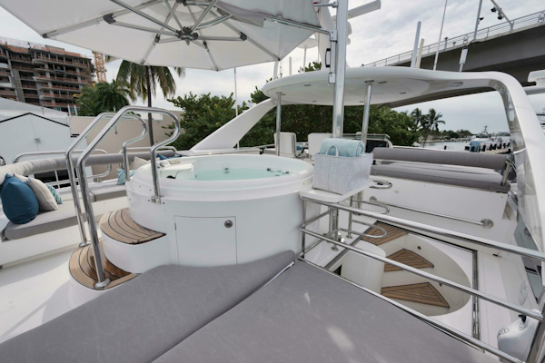 Horizon-P110 Tri-Deck 2012-IN THE ZONE Jupiter-Florida-United States-SUN DECK HOT TUB -5576022
