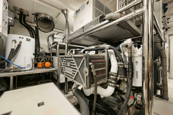 Horizon-P110 Tri-Deck 2012-IN THE ZONE Jupiter-Florida-United States-ENGINE ROOM-5576032