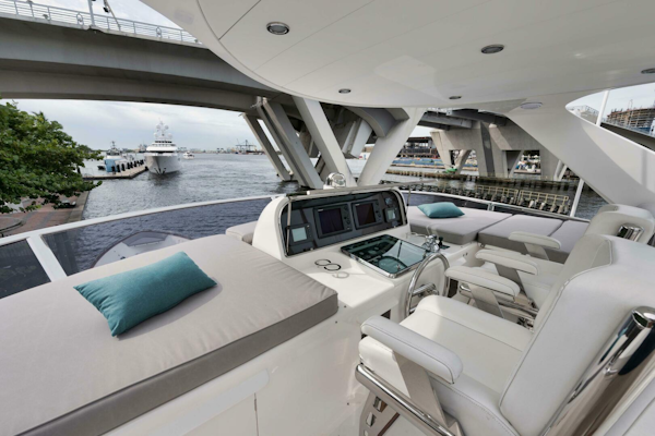 Horizon-P110 Tri-Deck 2012-IN THE ZONE Jupiter-Florida-United States-SUN DECK FLYBRIDGE -5576021