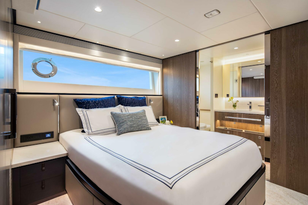 Horizon-FD90-234 2026-FD90-234 Fort Lauderdale-Florida-United States-The New Horizon FD90 Split-Use Skylounge Hull 34-5603134