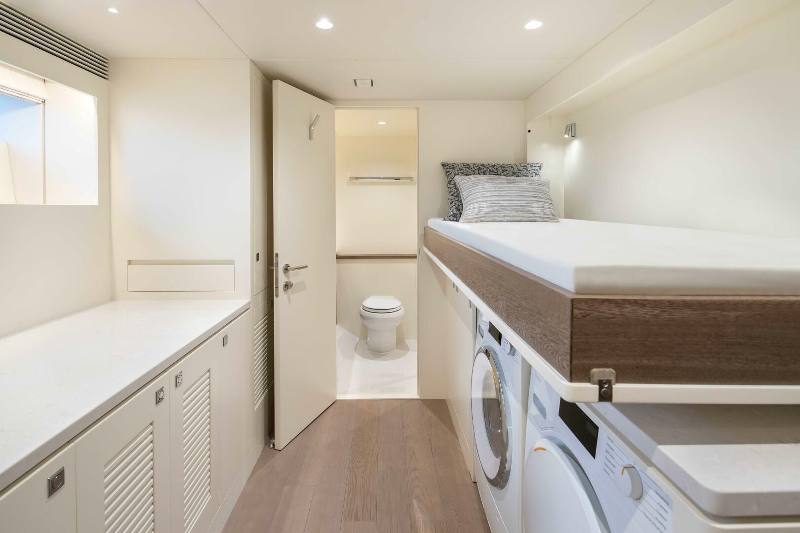 Horizon-FD90-234 2026-FD90-234 Fort Lauderdale-Florida-United States-The New Horizon FD90 Split-Use Skylounge Hull 34-5603112 | Thumbnail
