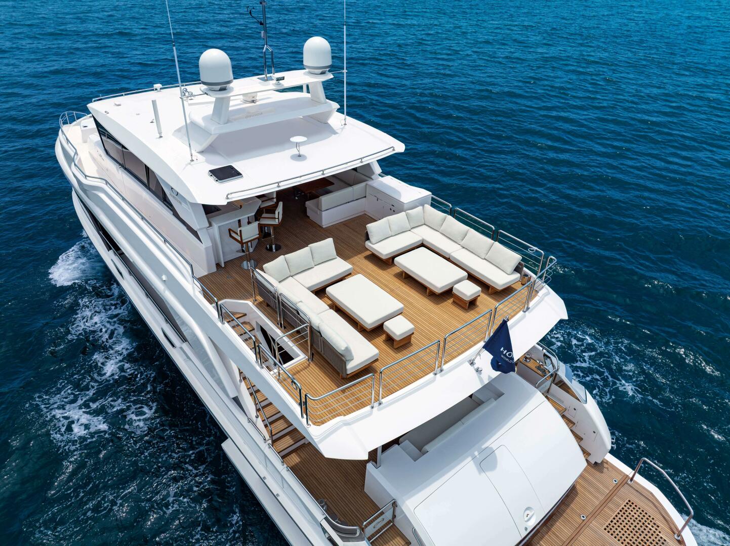 Horizon-FD90-234 2026-FD90-234 Fort Lauderdale-Florida-United States-The New Horizon FD90 Split-Use Skylounge Hull 34-5603094 | Thumbnail