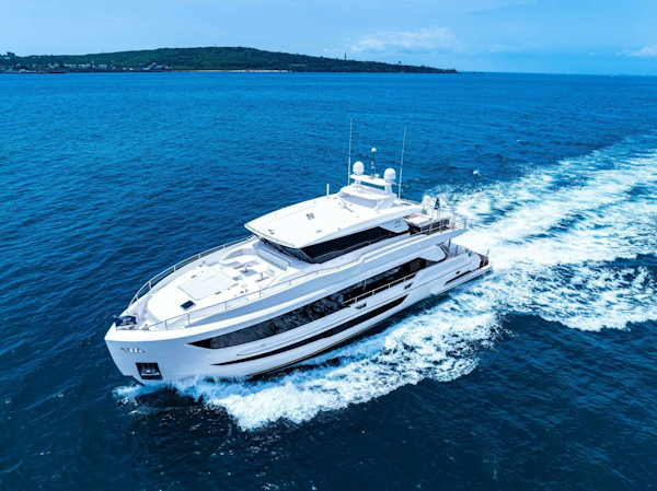 Horizon-FD90-234 2026-FD90-234 Fort Lauderdale-Florida-United States-The New Horizon FD90 Split-Use Skylounge Hull 34-5603098