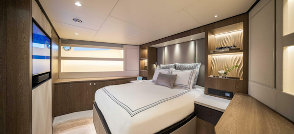 Horizon-FD90-234 2026-FD90-234 Fort Lauderdale-Florida-United States-The New Horizon FD90 Split-Use Skylounge Hull 34-5603132