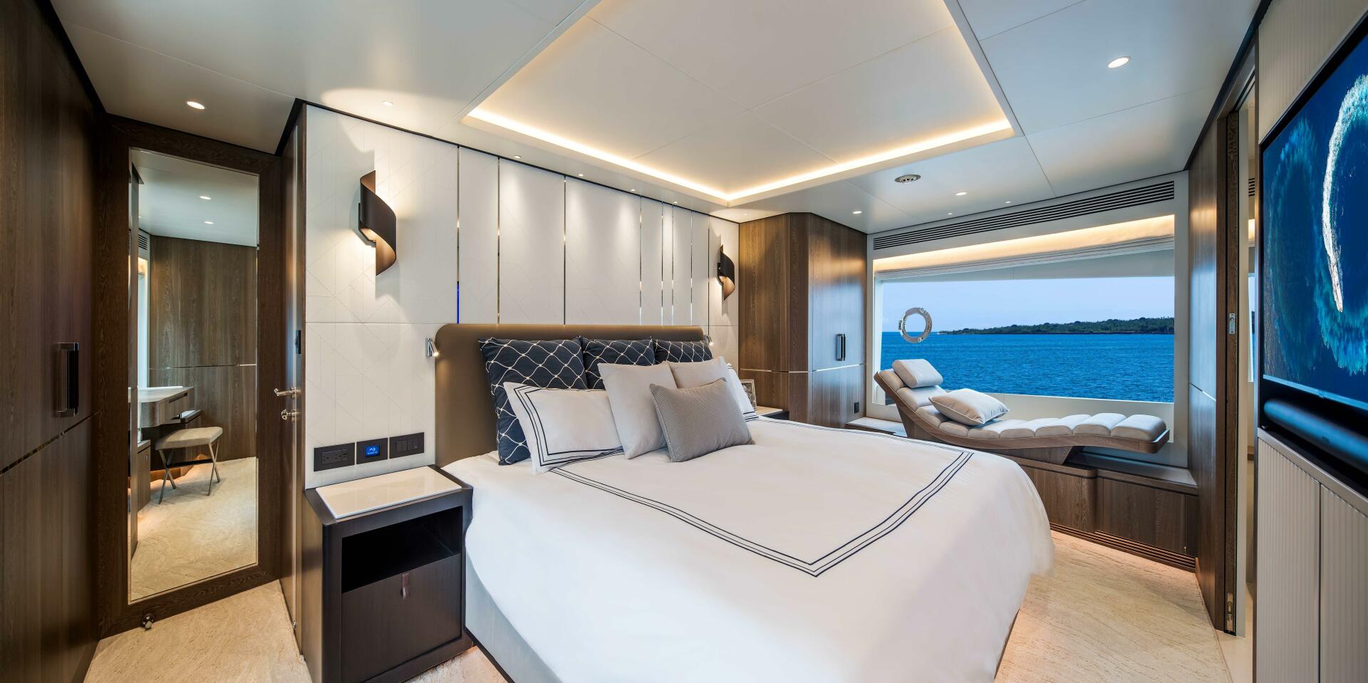 Horizon-FD90-234 2026-FD90-234 Fort Lauderdale-Florida-United States-The New Horizon FD90 Split-Use Skylounge Hull 34-5603130 | Thumbnail