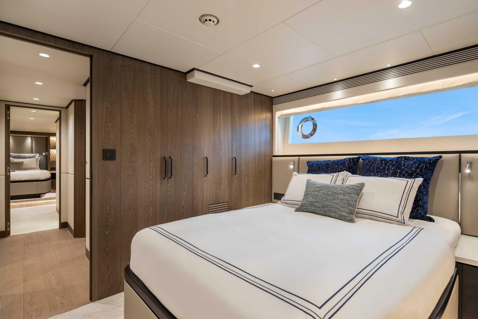 Horizon-FD90-234 2026-FD90-234 Fort Lauderdale-Florida-United States-The New Horizon FD90 Split-Use Skylounge Hull 34-5603135 | Thumbnail