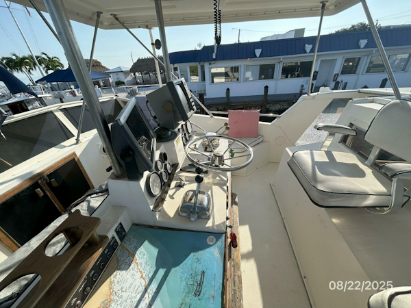 Viking-44 1984-No Regrets Marathon-Florida-United States-44 Viking flybridge starboard-5581858