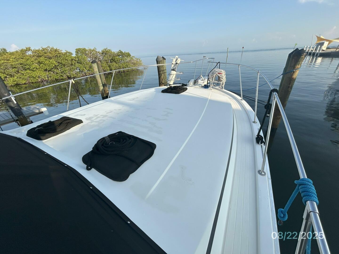 Viking-44 1984-No Regrets Marathon-Florida-United States-44 Viking foredeck1-5581861 | Thumbnail