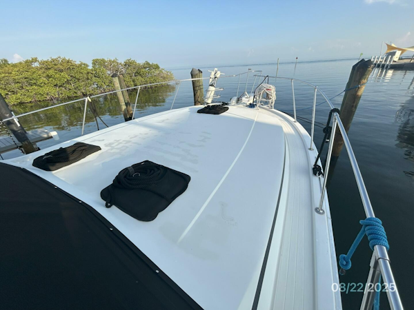 Viking-44 1984-No Regrets Marathon-Florida-United States-44 Viking foredeck1-5581861
