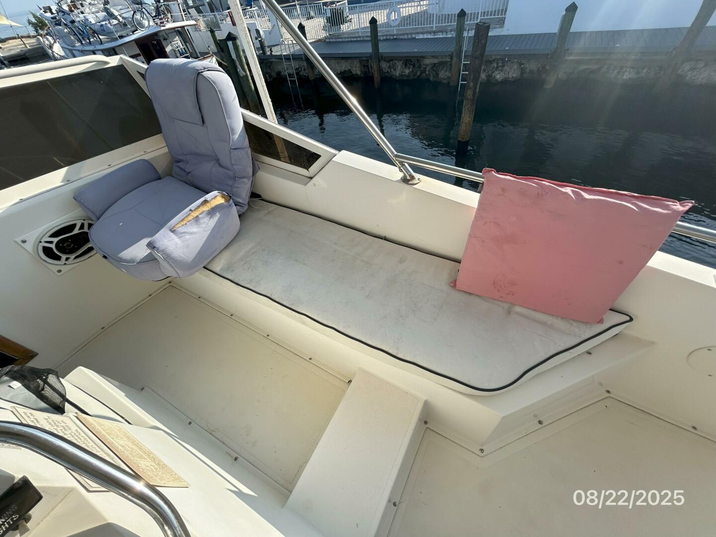 Viking-44 1984-No Regrets Marathon-Florida-United States-44 Viking flybridge starboard seating-5581859 | Thumbnail