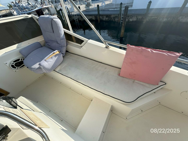Viking-44 1984-No Regrets Marathon-Florida-United States-44 Viking flybridge starboard seating-5581859